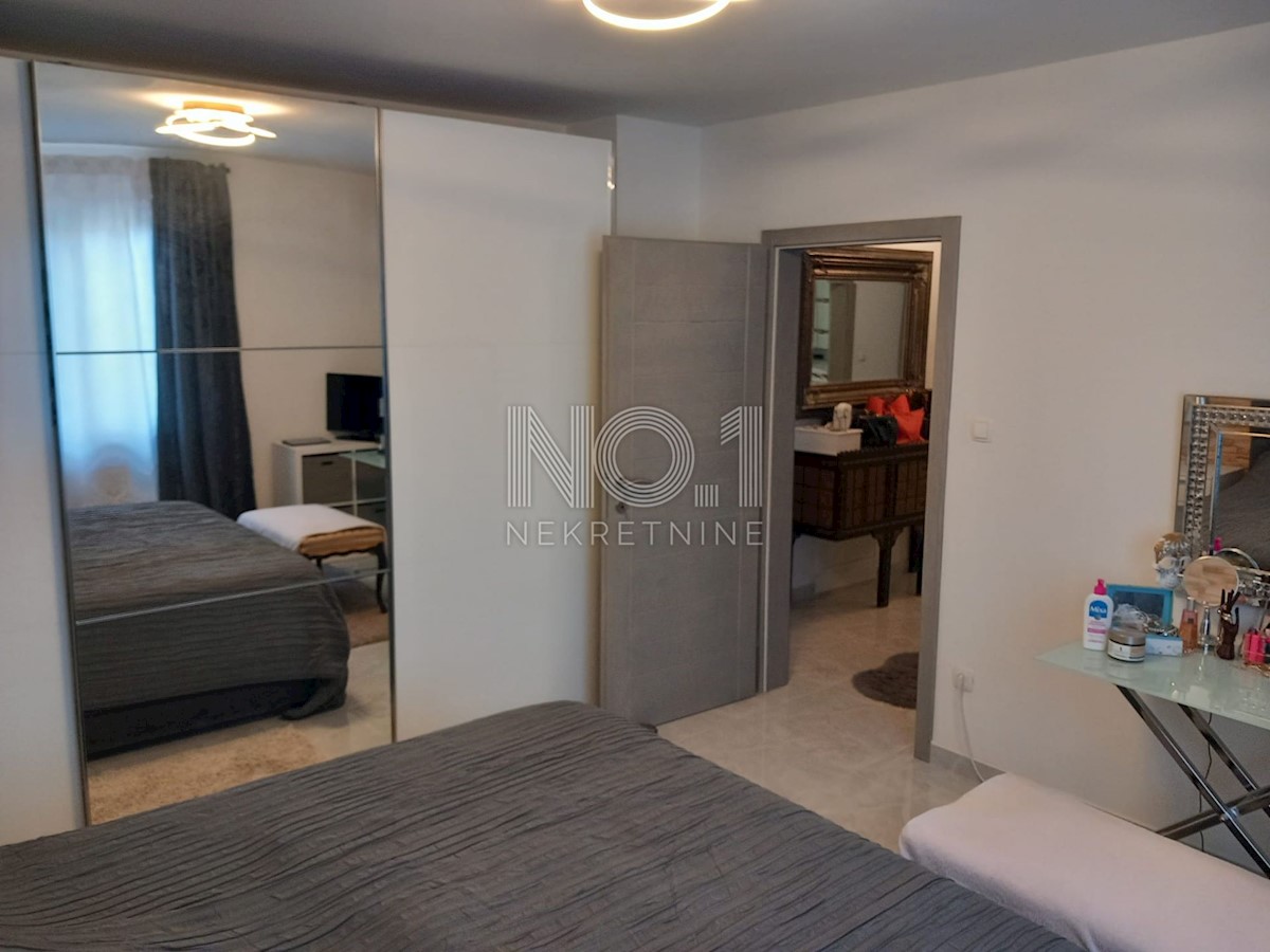 Okolica Poreča - prodamo hišo s 3 apartmaji