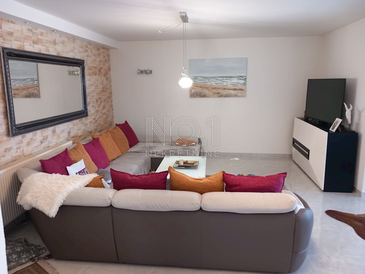 Okolica Poreča - prodamo hišo s 3 apartmaji