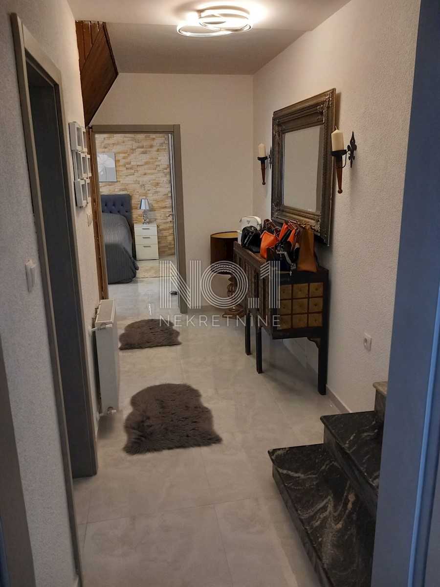 Okolica Poreča - prodamo hišo s 3 apartmaji
