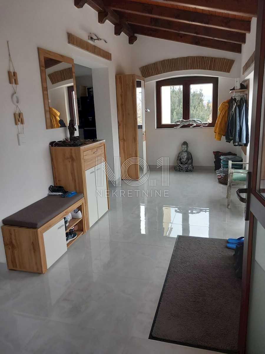 Okolica Poreča - prodamo hišo s 3 apartmaji