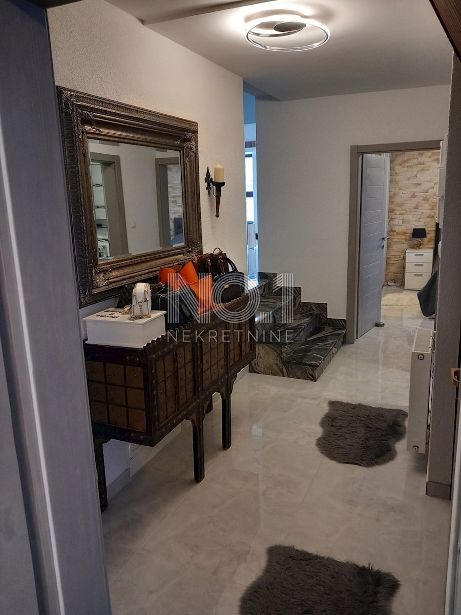Okolica Poreča - prodamo hišo s 3 apartmaji