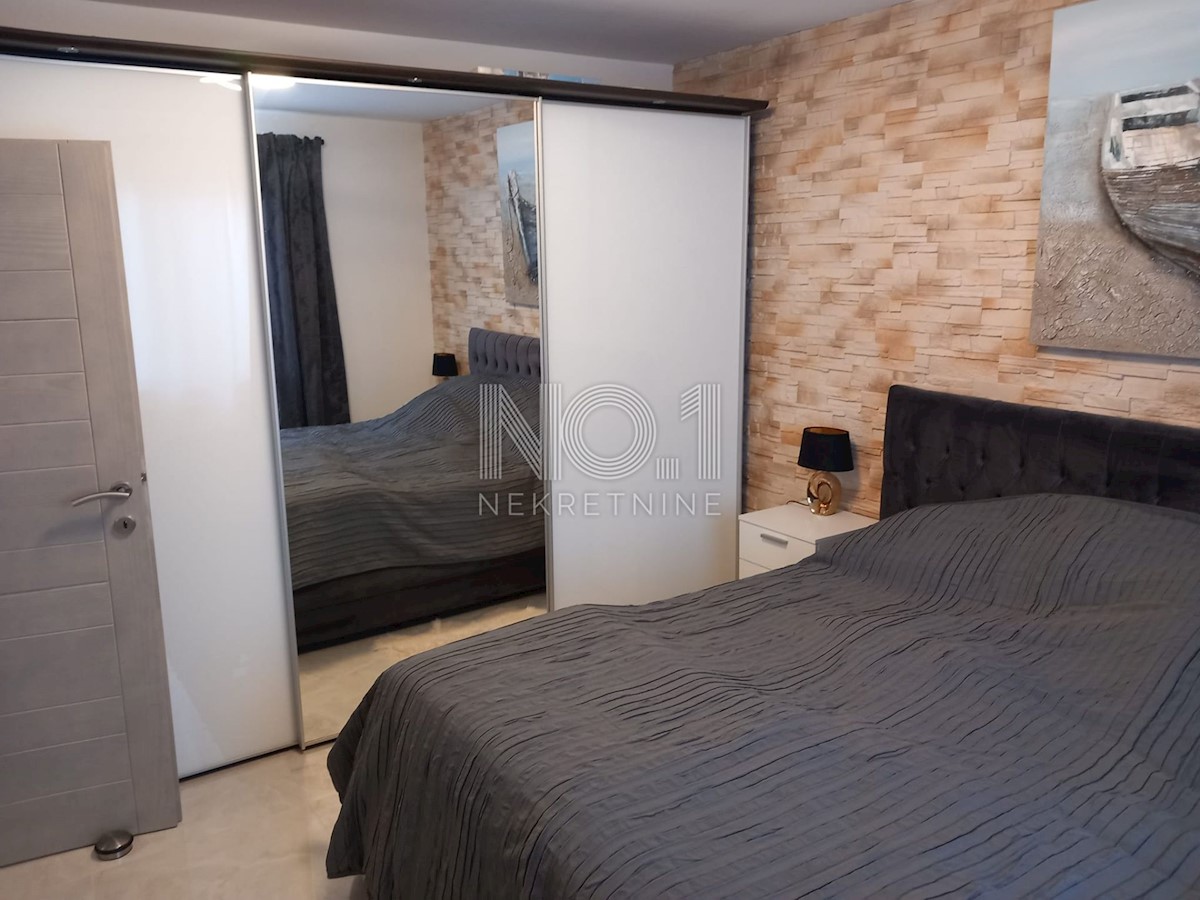 Okolica Poreča - prodamo hišo s 3 apartmaji