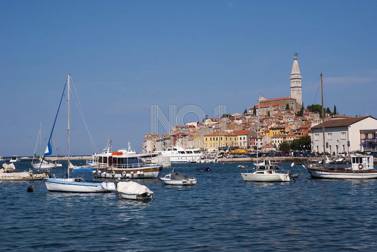 Rovinj - poslovni prostor z garsonjero