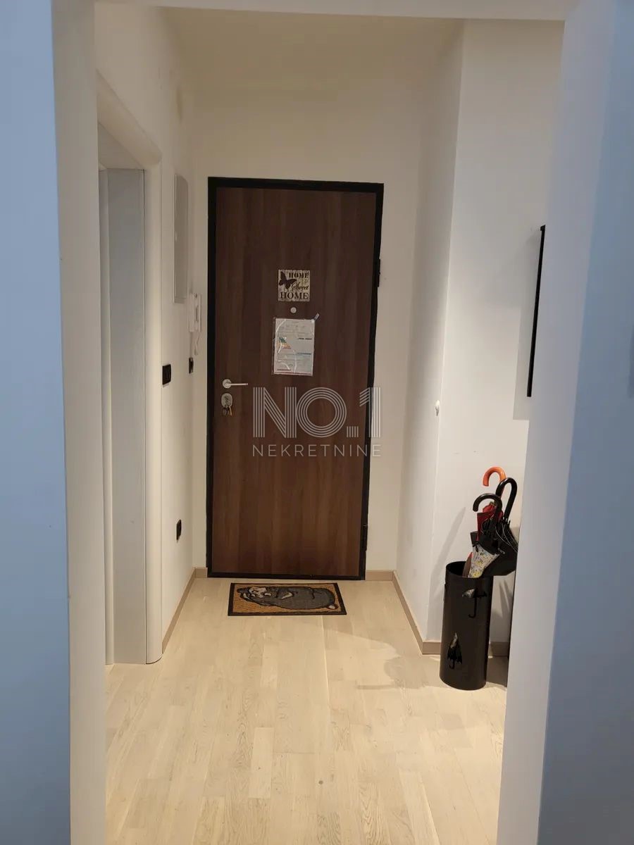 Crikvenica - prodaja trisobnega stanovanja s parkiriščem