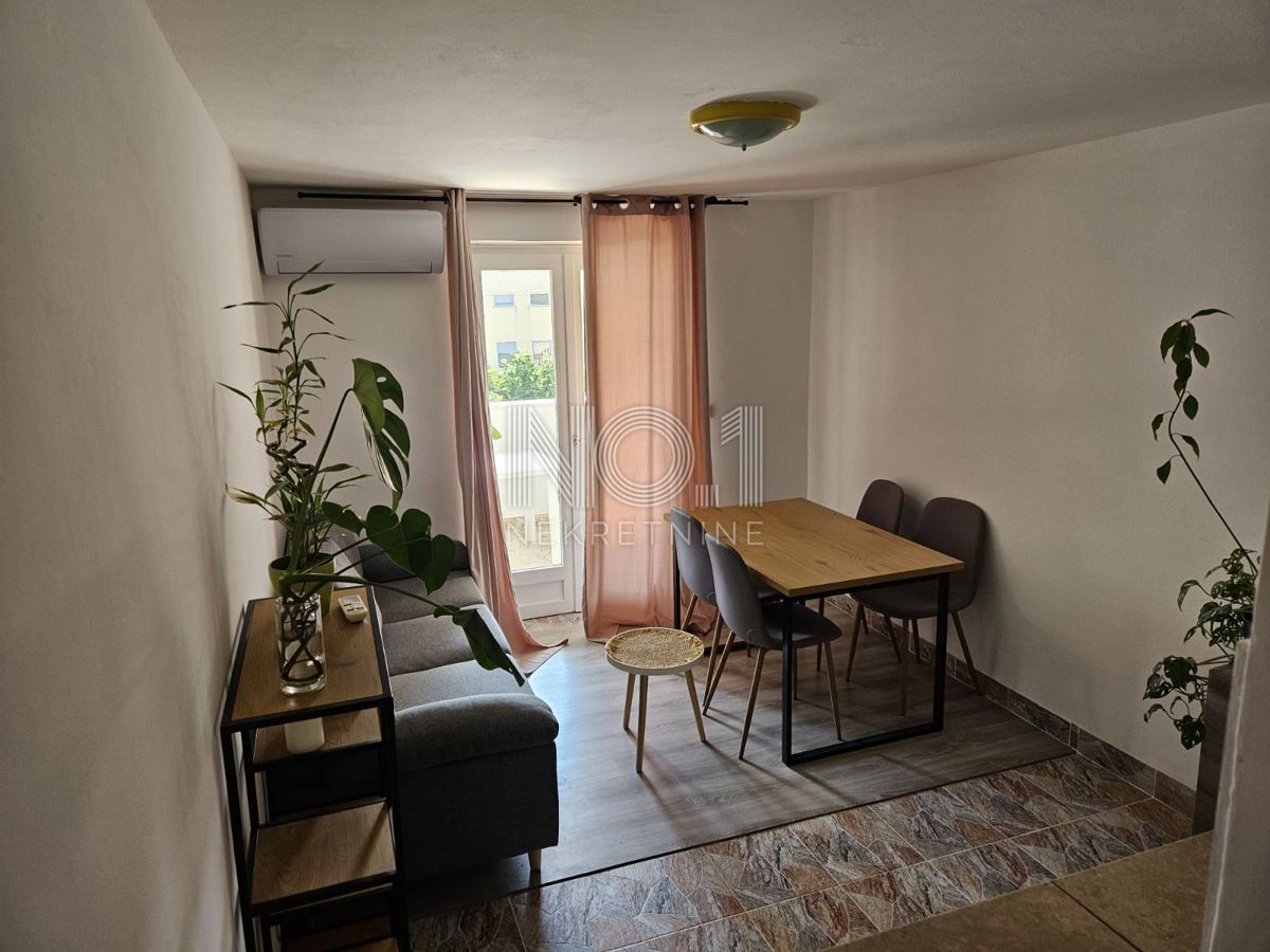 Rovinj - prodaja prostornega petsobnega stanovanja