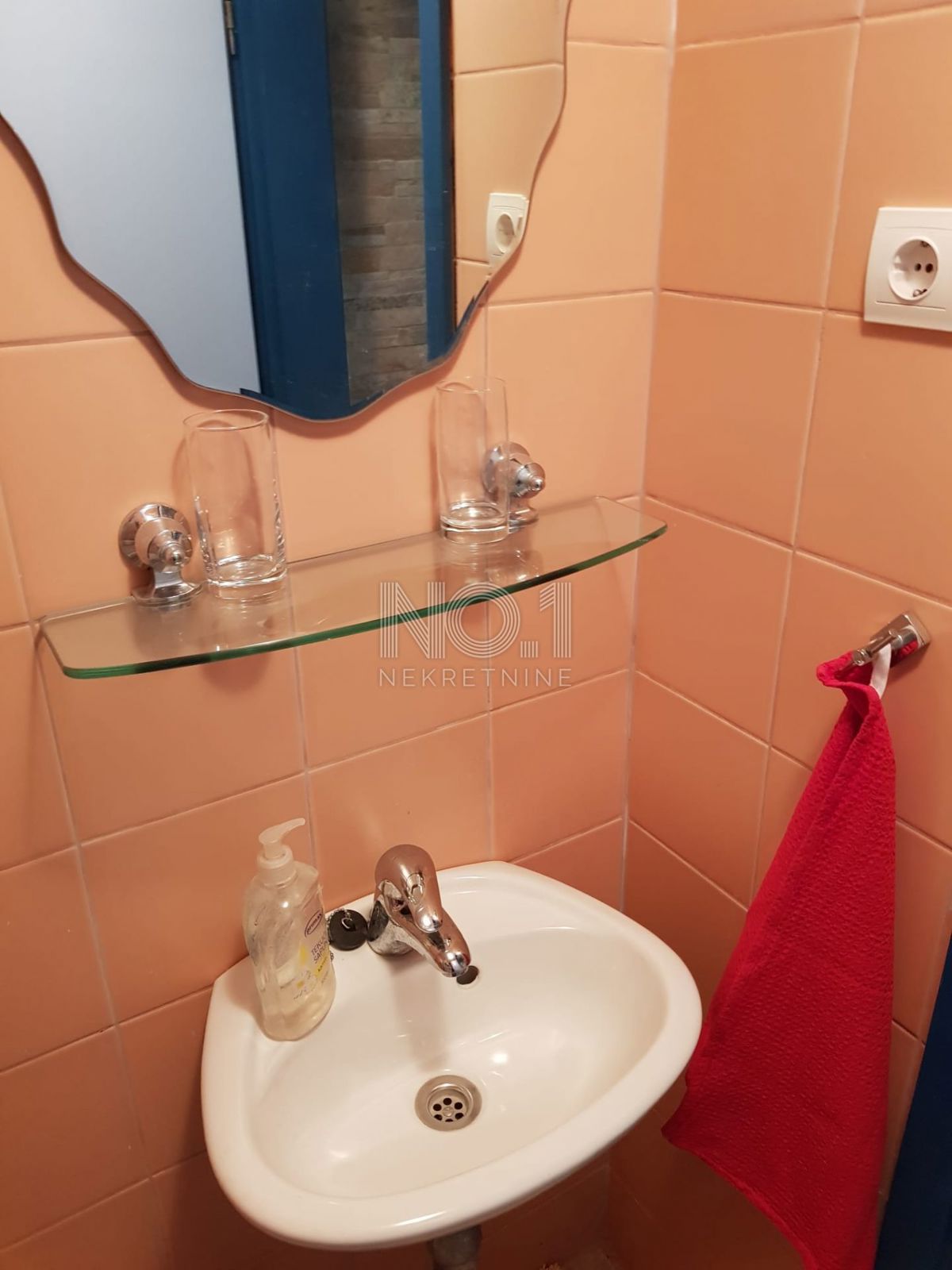 Gornje Bobovišće - prostorna hiša z očarljivim pogledom na morje