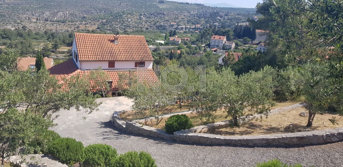 Gornje Bobovišće - prostorna hiša z očarljivim pogledom na morje