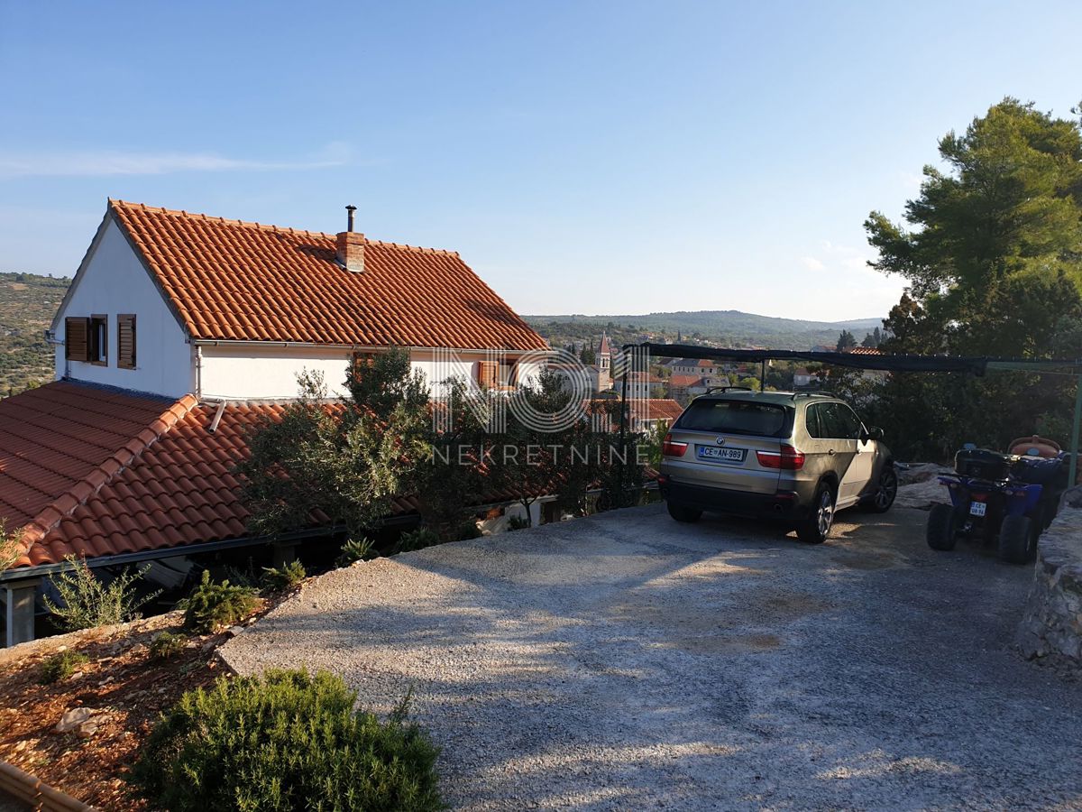 Gornje Bobovišće - prostorna hiša z očarljivim pogledom na morje