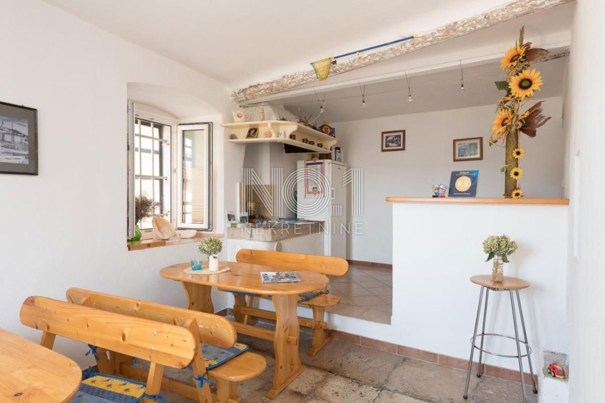 Mali Lošinj - stara vila s 6 apartmaji