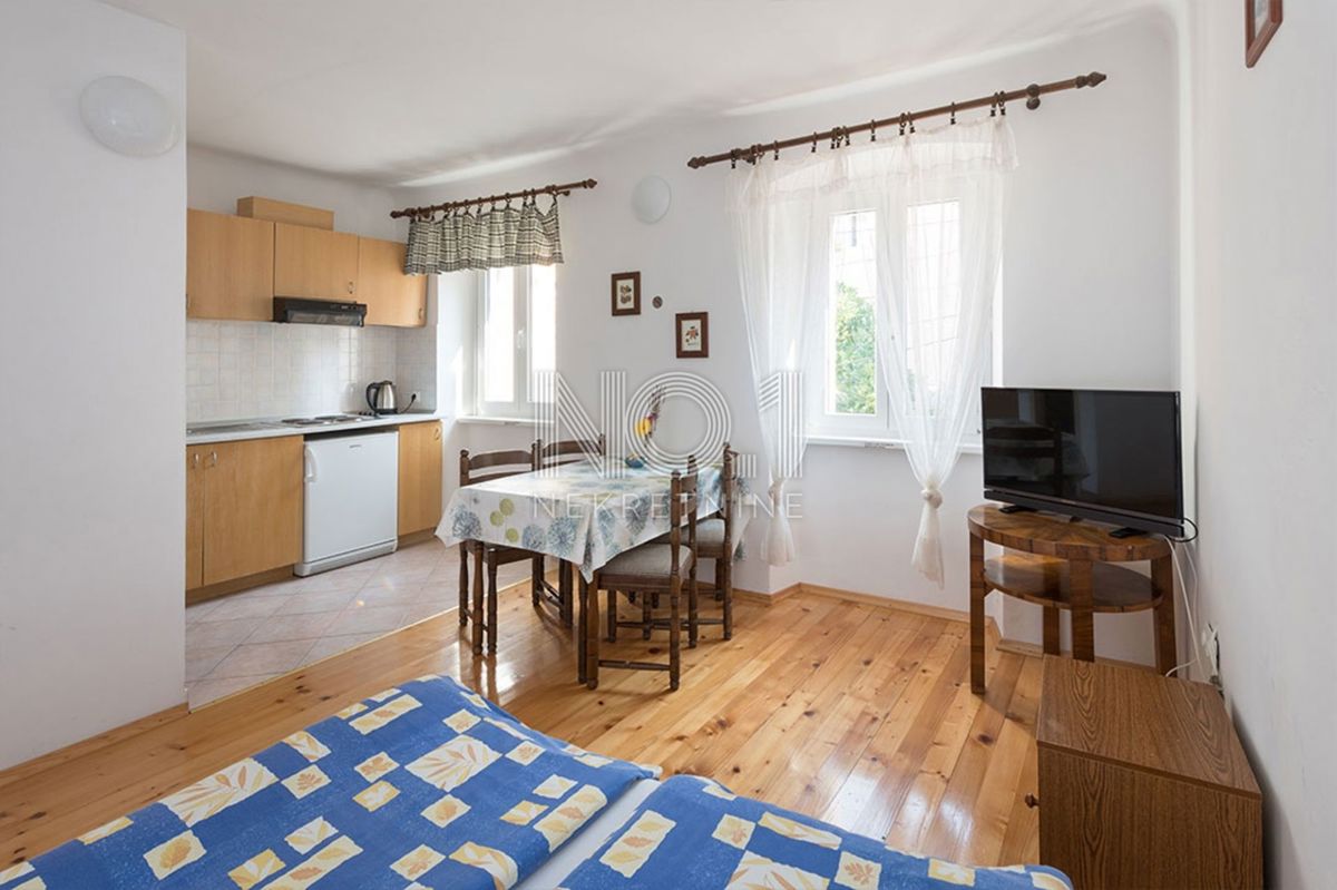 Mali Lošinj - stara vila s 6 apartmaji