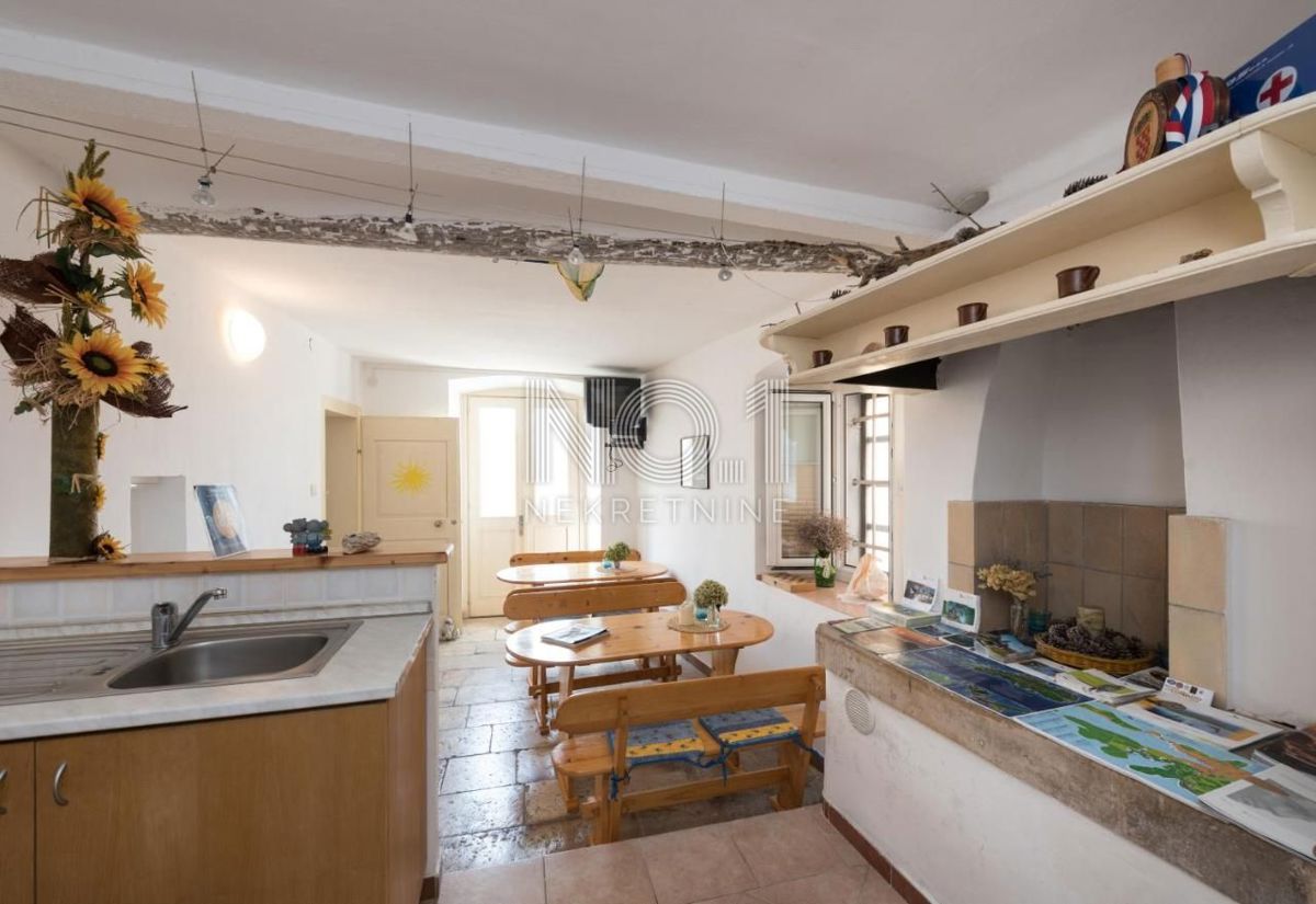 Mali Lošinj - stara vila s 6 apartmaji