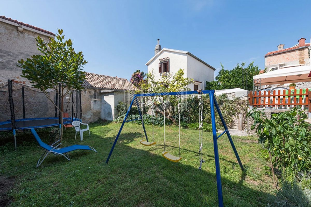 Mali Lošinj - stara vila s 6 apartmaji