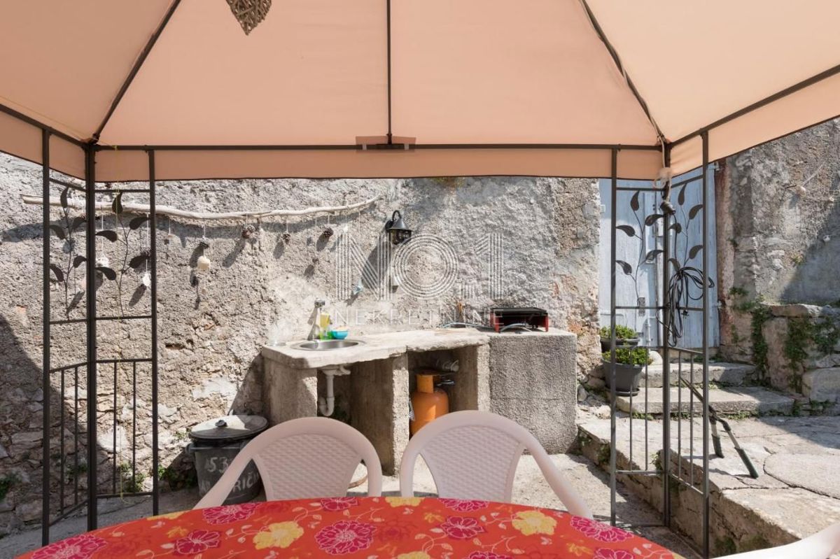 Mali Lošinj - stara vila s 6 apartmaji