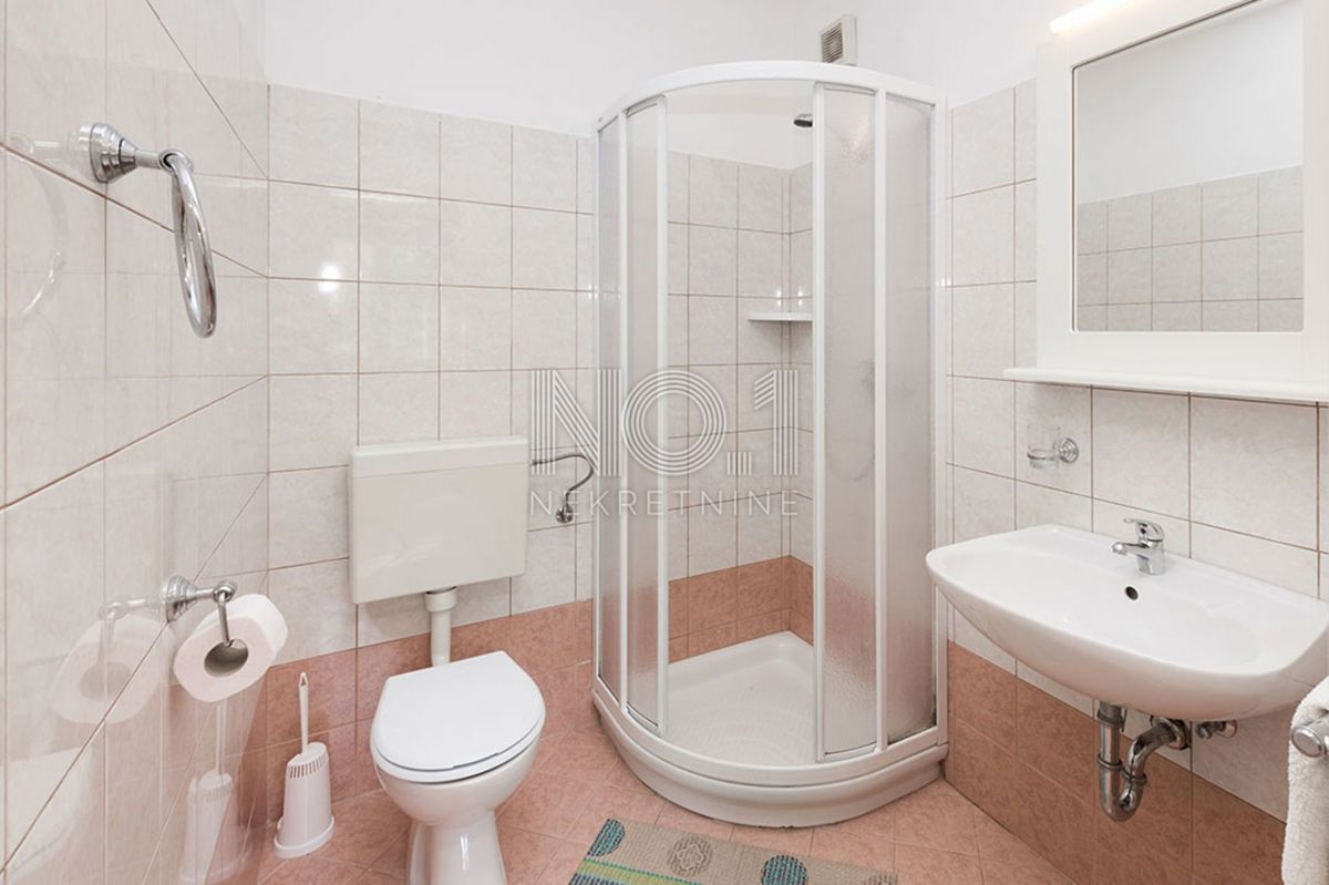 Mali Lošinj - stara vila s 6 apartmaji