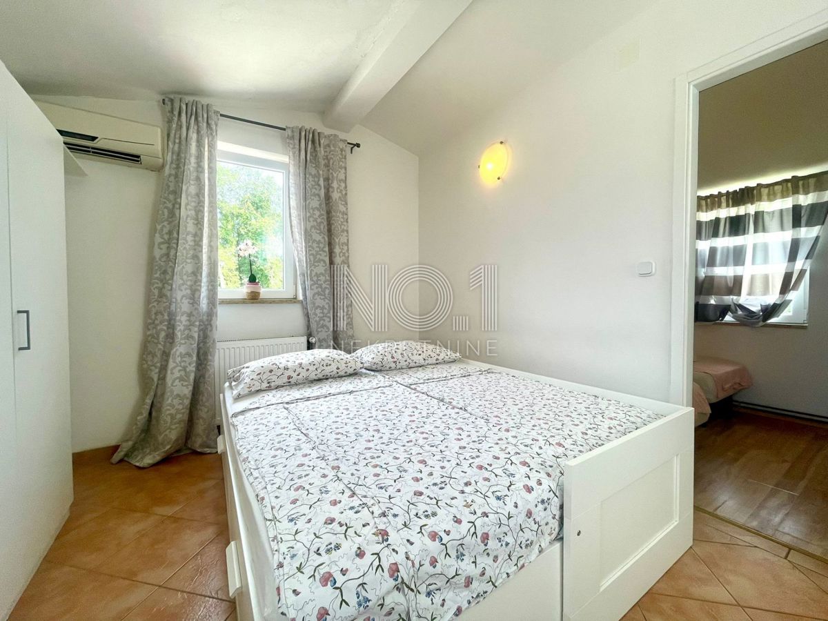 Poreč - hiša s 5 apartmaji za turistični najem