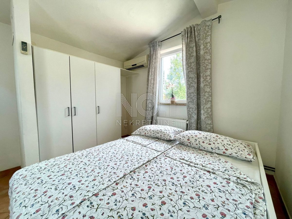 Poreč - hiša s 5 apartmaji za turistični najem