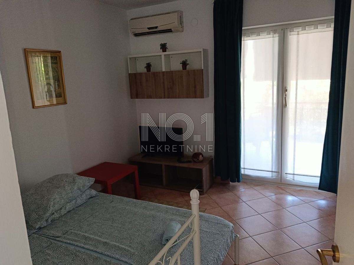 Poreč - hiša s 5 apartmaji za turistični najem