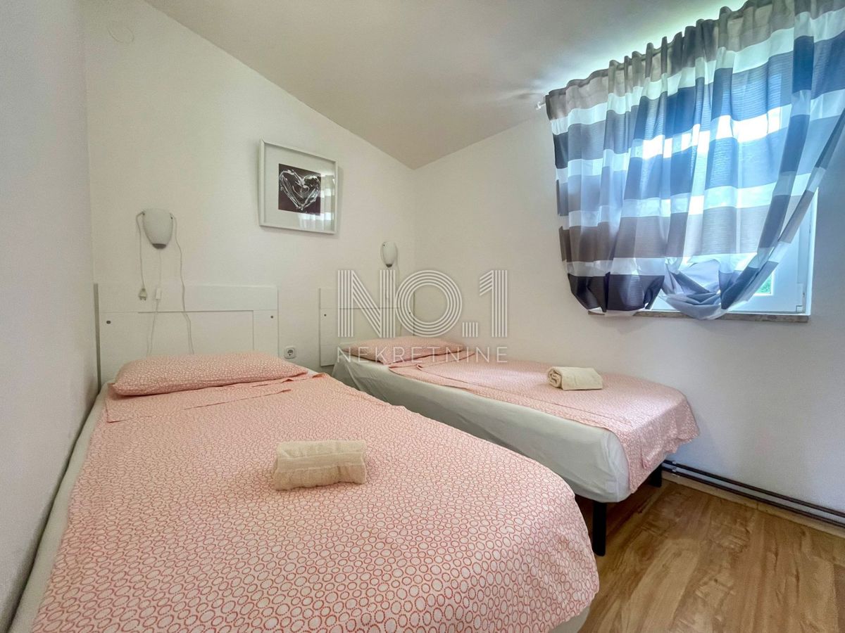 Poreč - hiša s 5 apartmaji za turistični najem