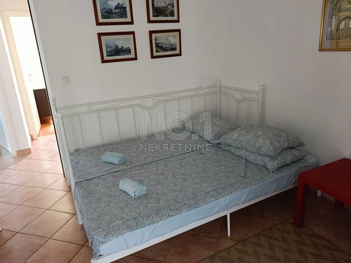 Poreč - hiša s 5 apartmaji za turistični najem