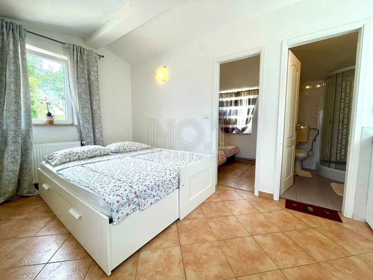 Poreč - hiša s 5 apartmaji za turistični najem