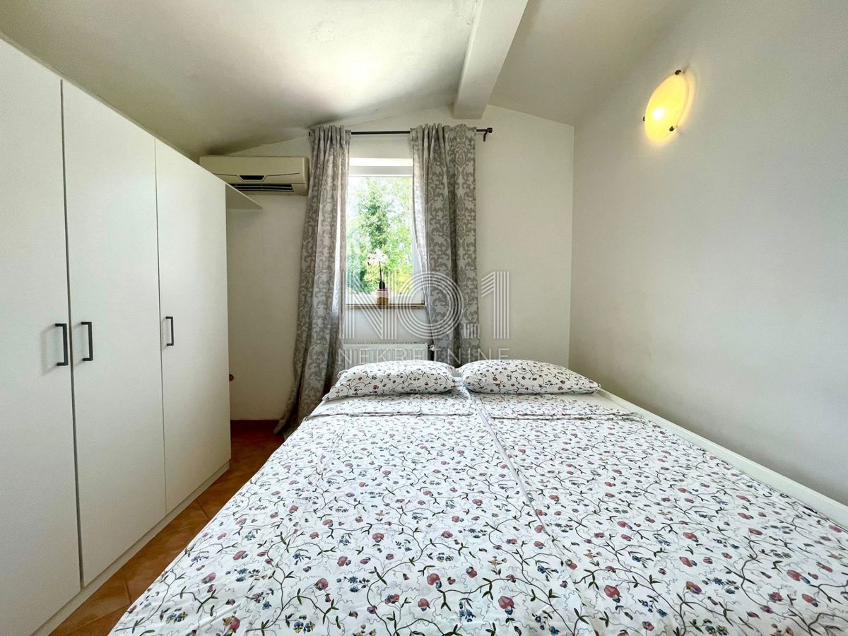 Poreč - hiša s 5 apartmaji za turistični najem