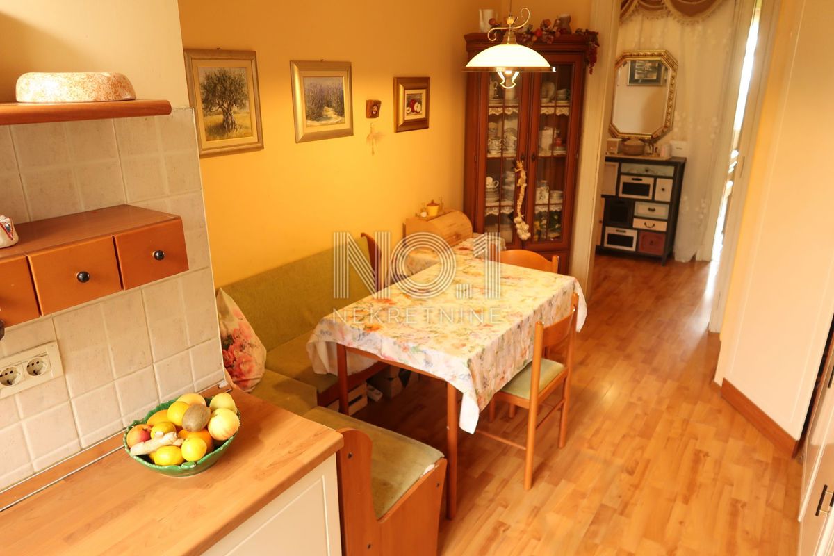 Rijeka, center - prodamo štirisobno stanovanje
