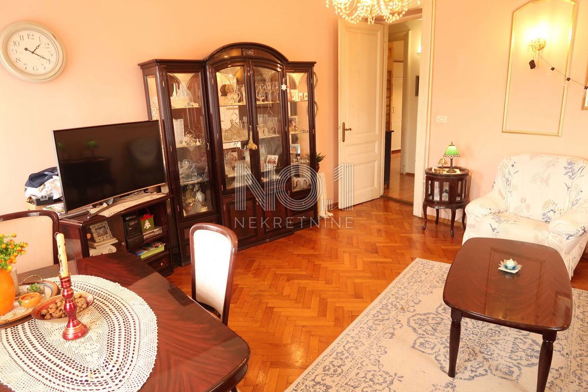 Rijeka, center - prodamo štirisobno stanovanje