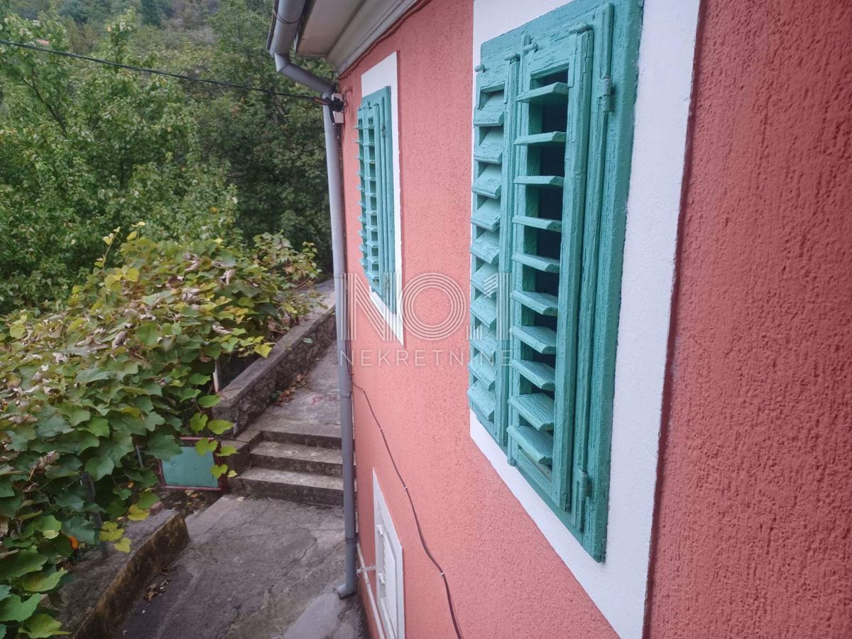 Draga - apartma s teraso in vrtom