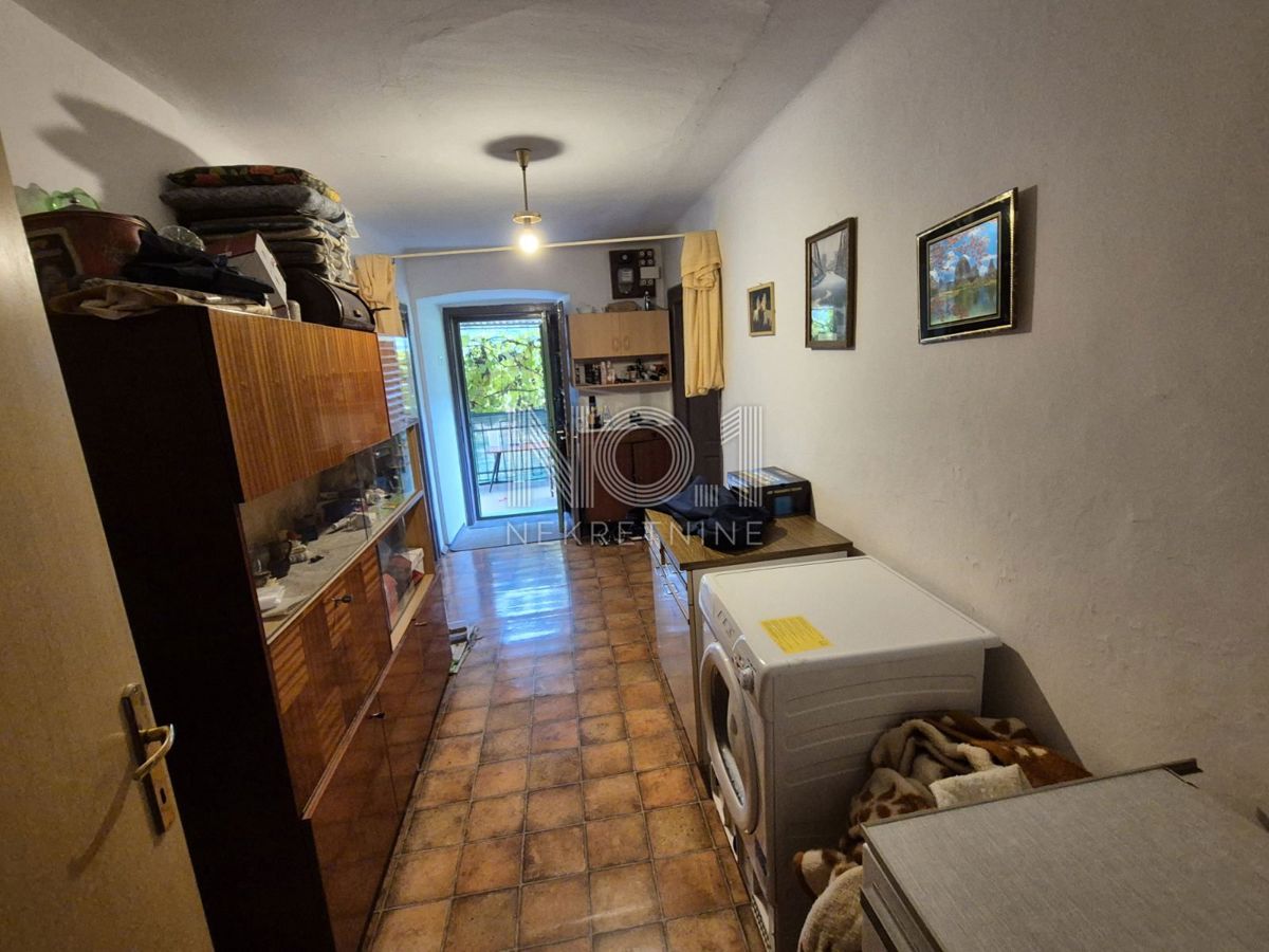 Draga - apartma s teraso in vrtom