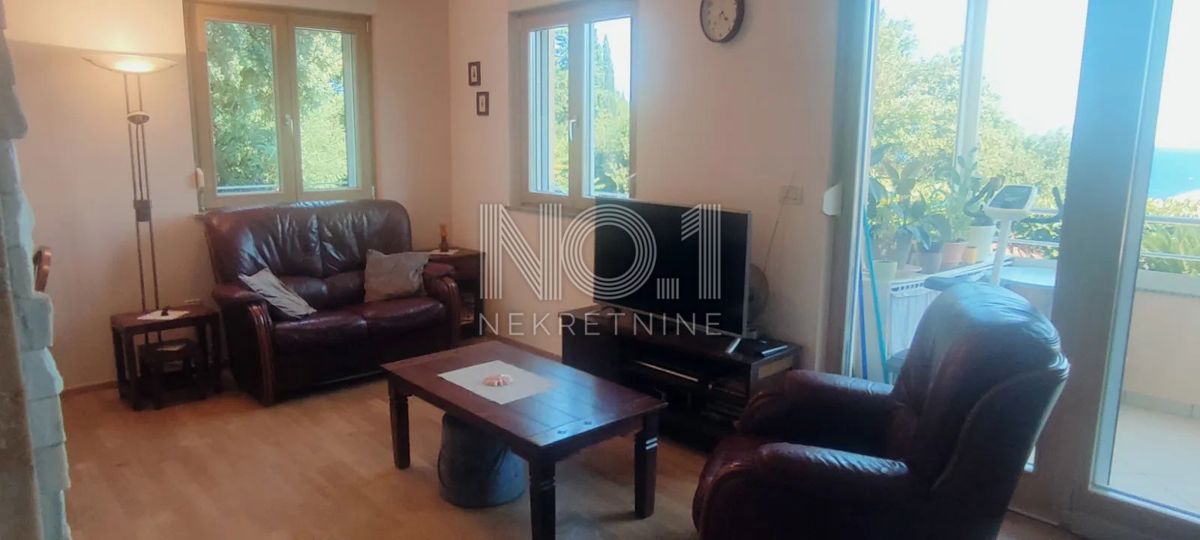 Ičići - prodaja apartma s pogledom na morje