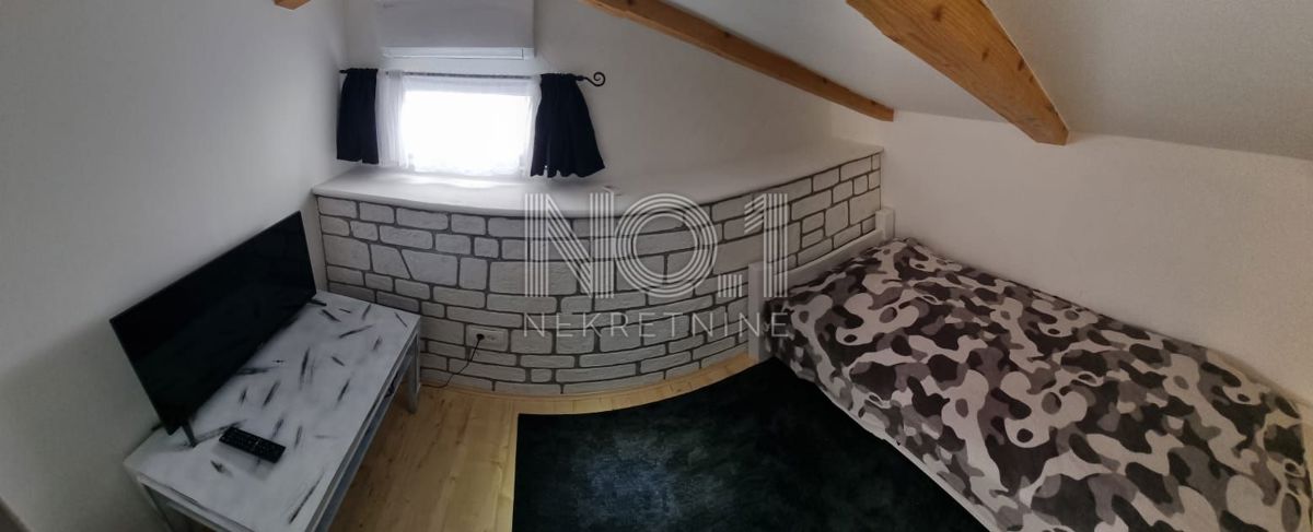 Krimeja - prodaja moderne hiše za naložbo