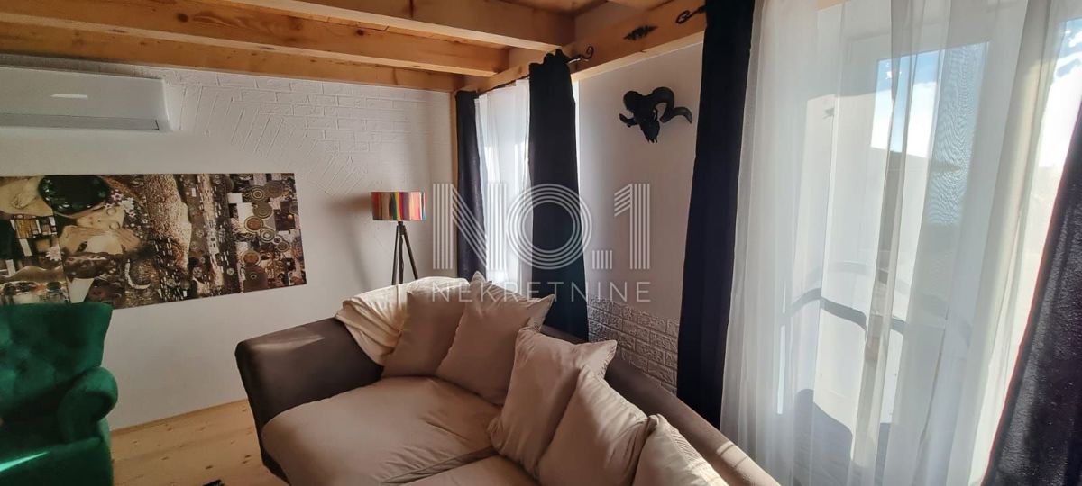 Krimeja - prodaja moderne hiše za naložbo