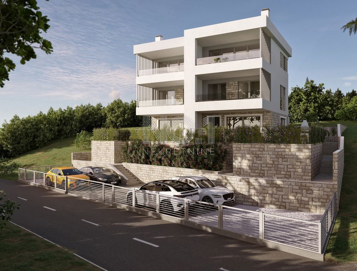 Jadranovo - prodaja zemljišča s projektom za luksuzno vilo