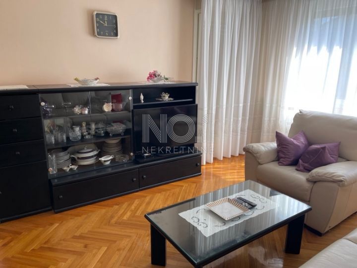 Srdoči - Stanovanje z Balkonom in Shrambnim Prostorom