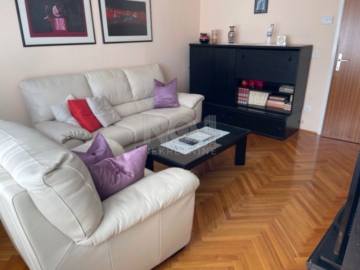 Srdoči - Stanovanje z Balkonom in Shrambnim Prostorom