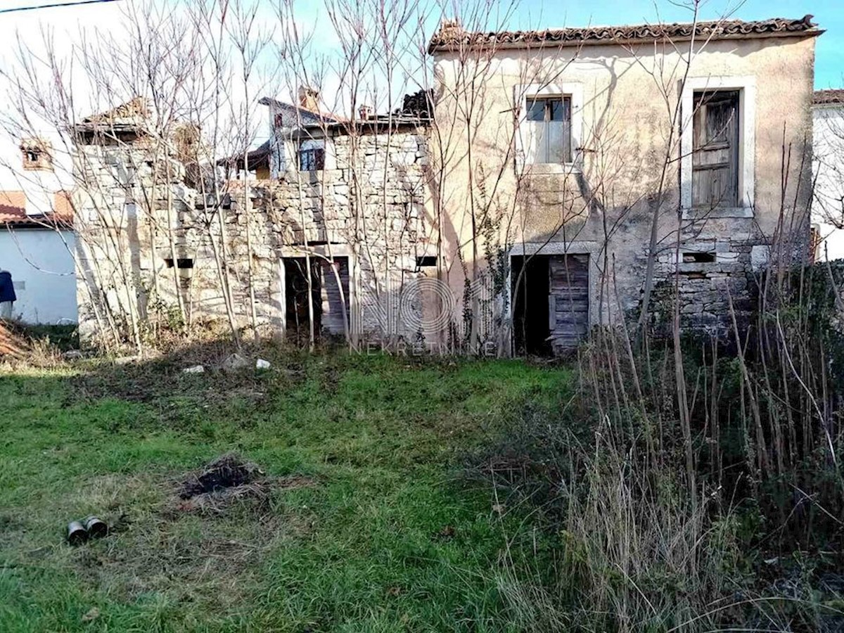 Žužići - prodaja 3 starodobnikov s pogledom na morje