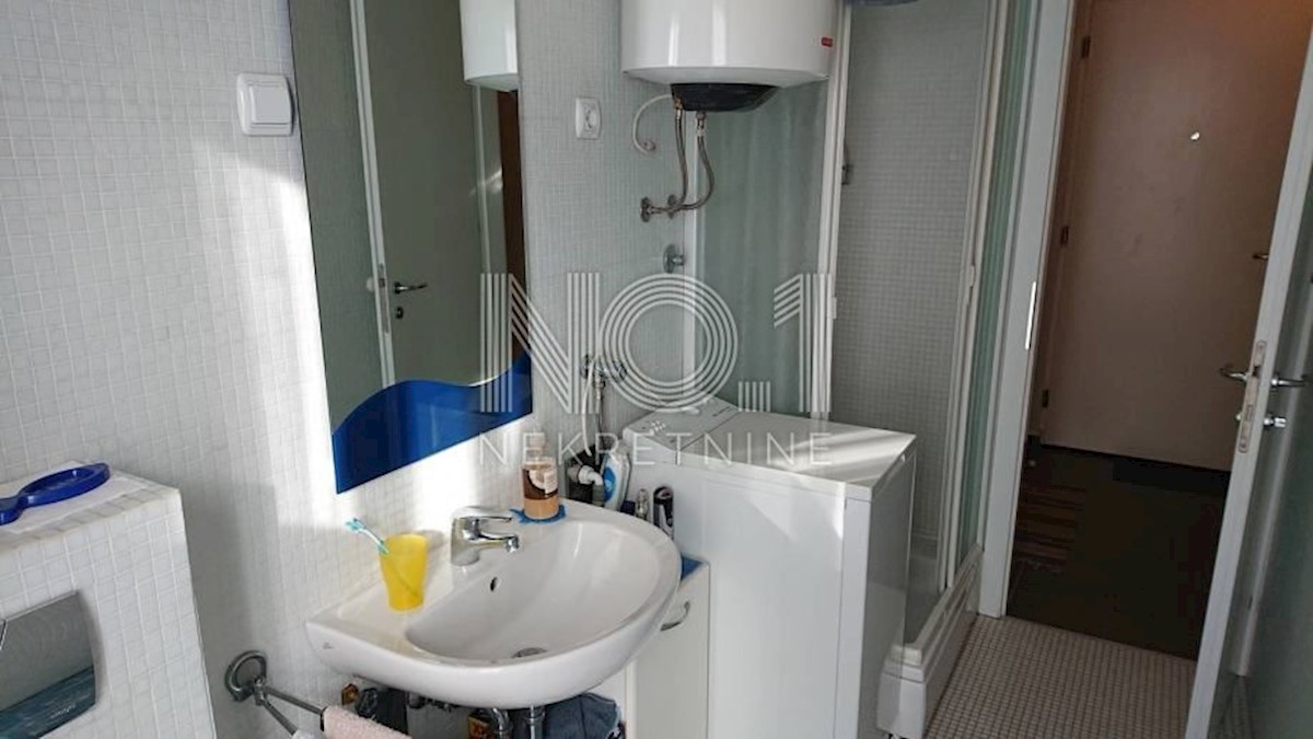 Krk - prodaja apartma v lepi vili