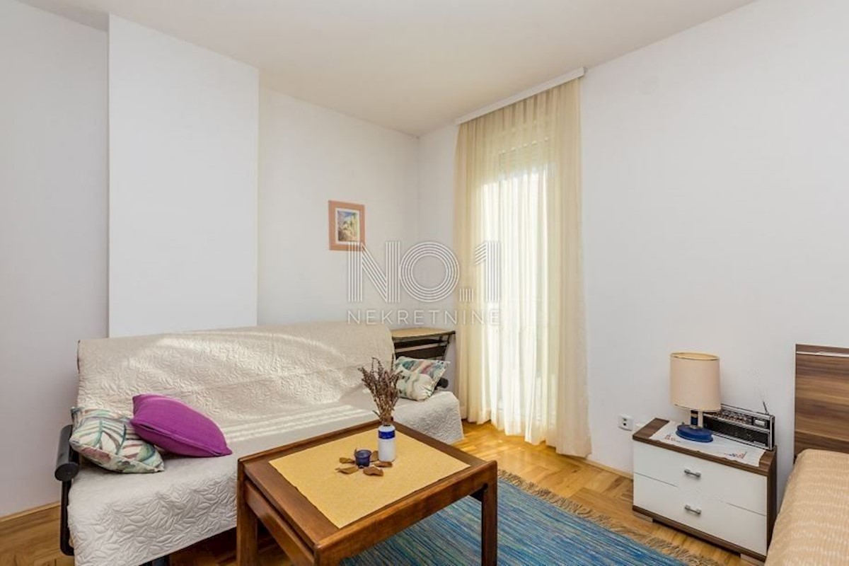 Krk - prodaja apartma v lepi vili