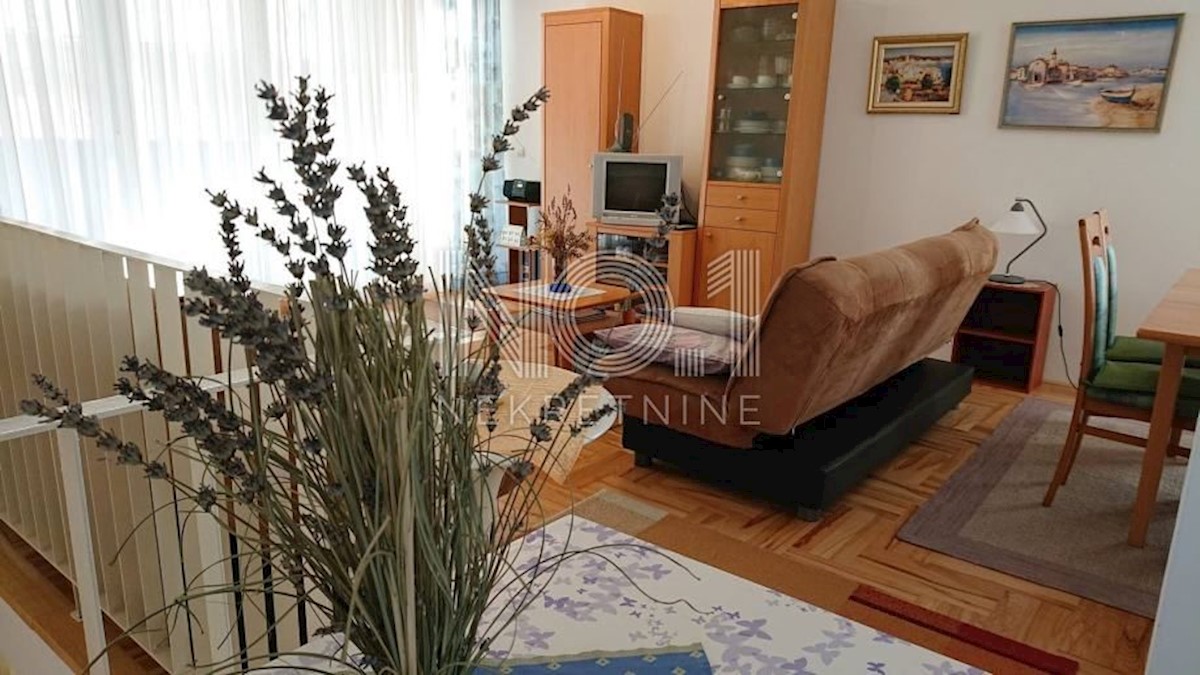 Krk - prodaja apartma v lepi vili