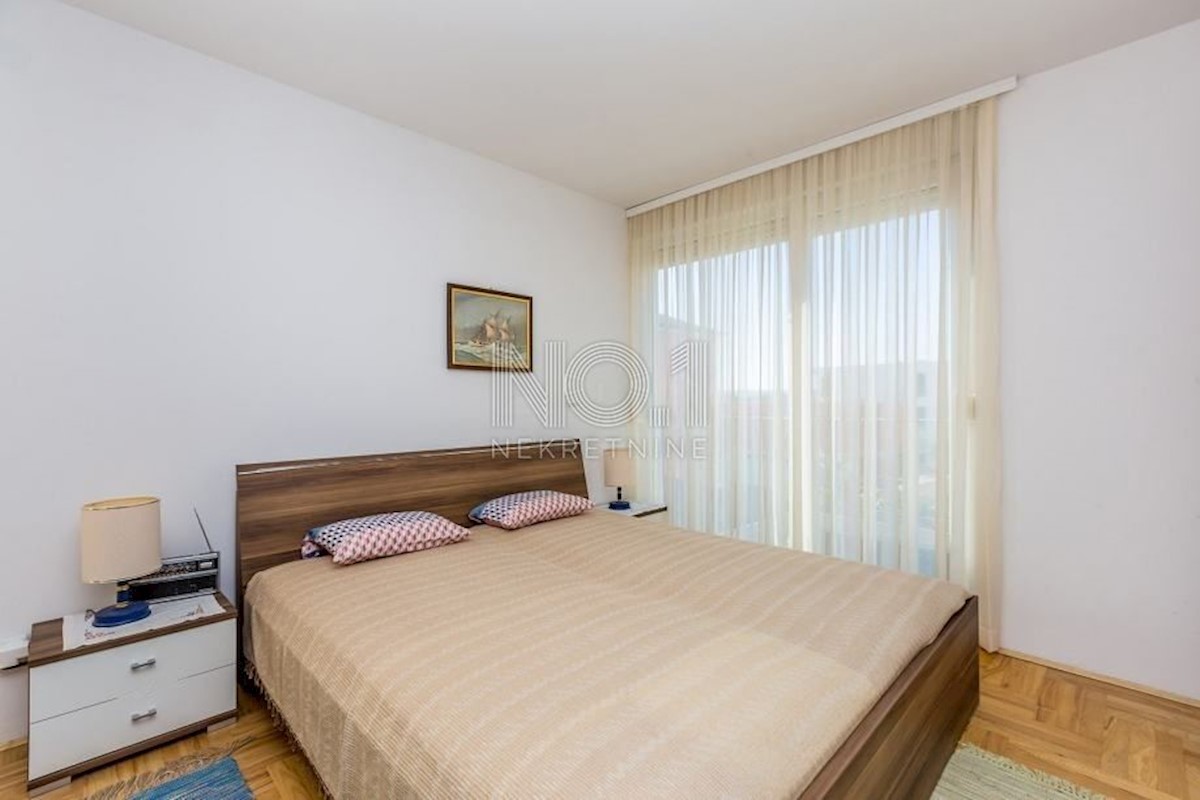 Krk - prodaja apartma v lepi vili