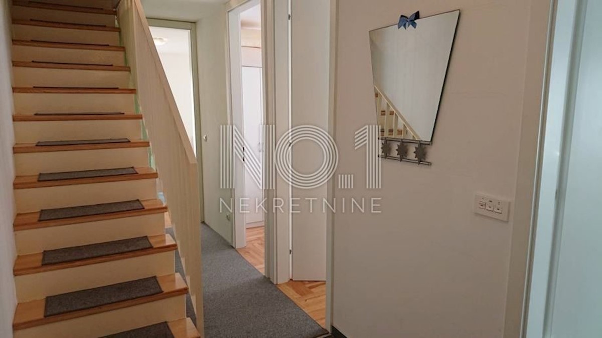 Krk - prodaja apartma v lepi vili