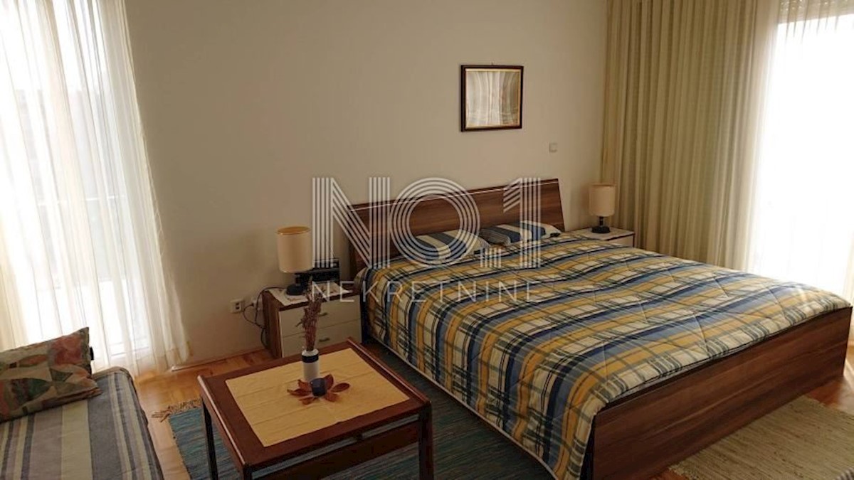 Krk - prodaja apartma v lepi vili