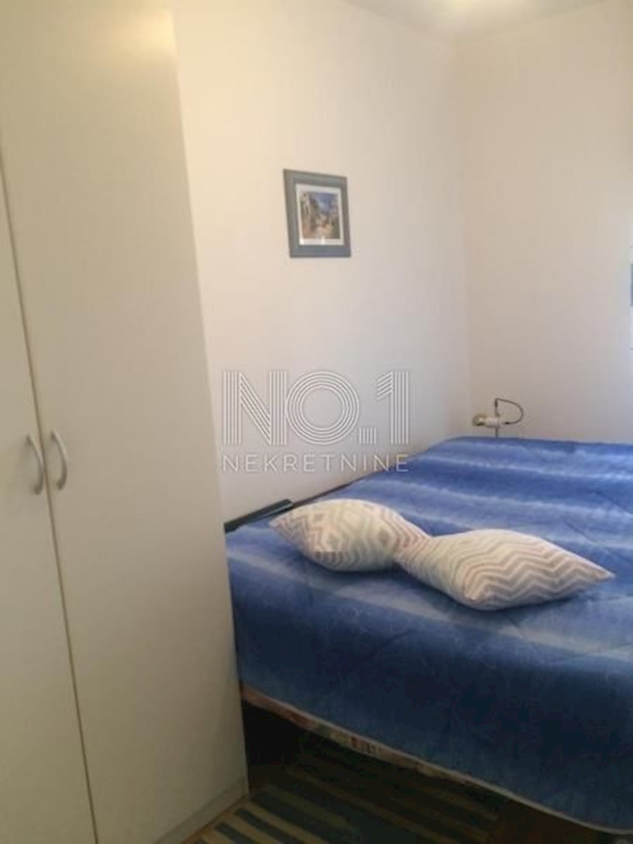 Krk - prodaja apartma v lepi vili