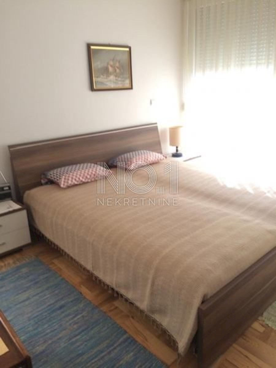 Krk - prodaja apartma v lepi vili