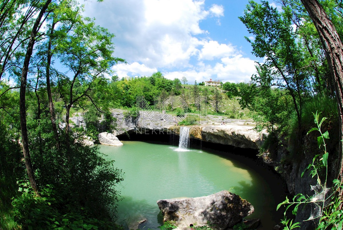 Pazin, Kaštel - prodaja čudovite počitniške hiše z wellnessom