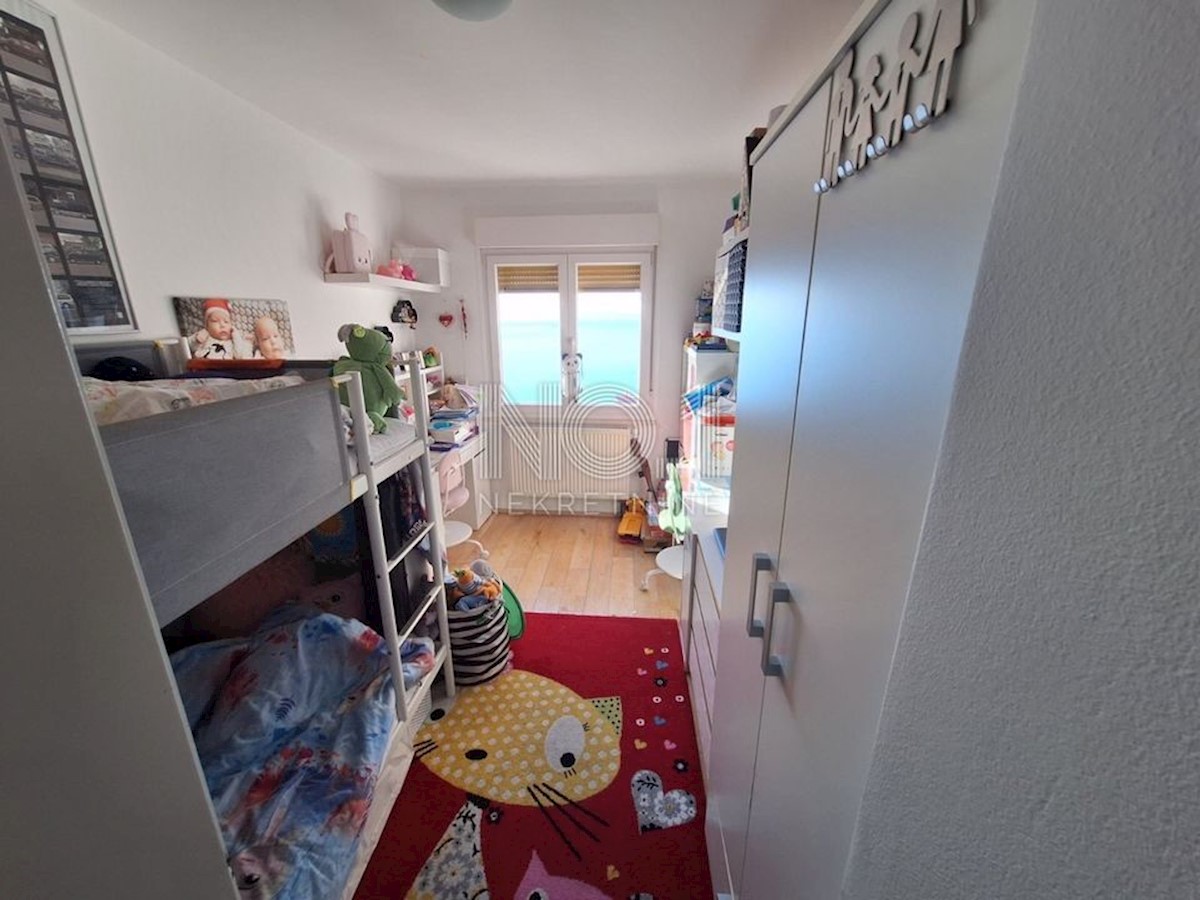 Krim - prodaja udobnega stanovanja s pogledom na morje