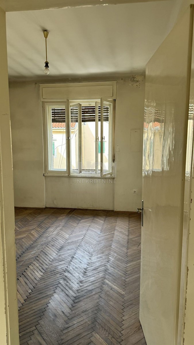Center - prodaja stanovanja na frekventni lokaciji