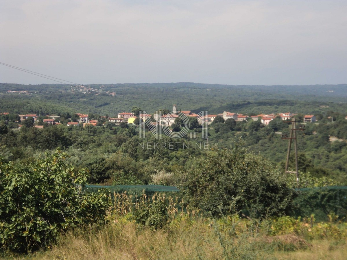 Barban - posest z rohbau hišo in dozidanim gradbenim dovoljenjem