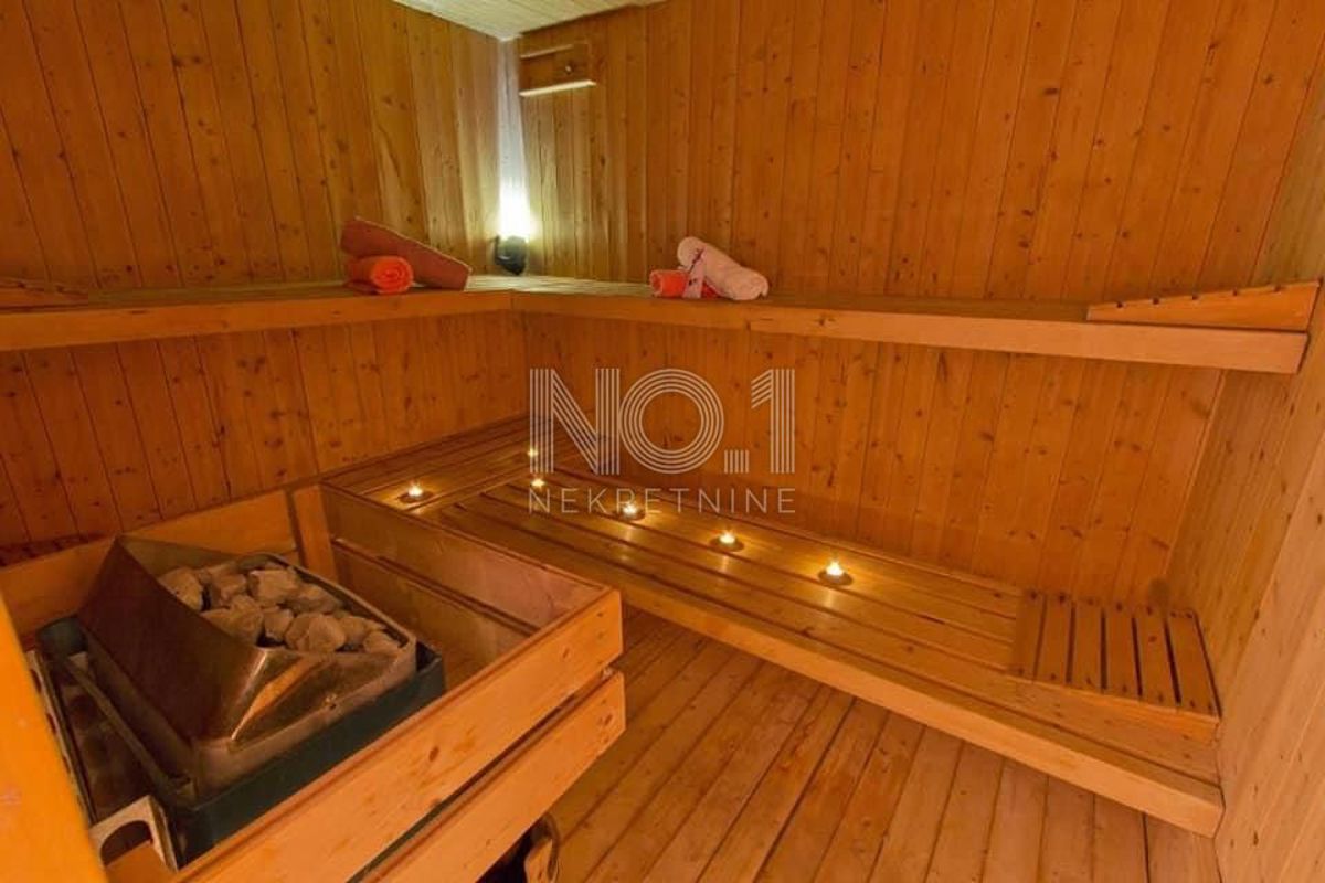 Fužine - hiša s 3 apartmaji in jacuzzijem, za investicijo!