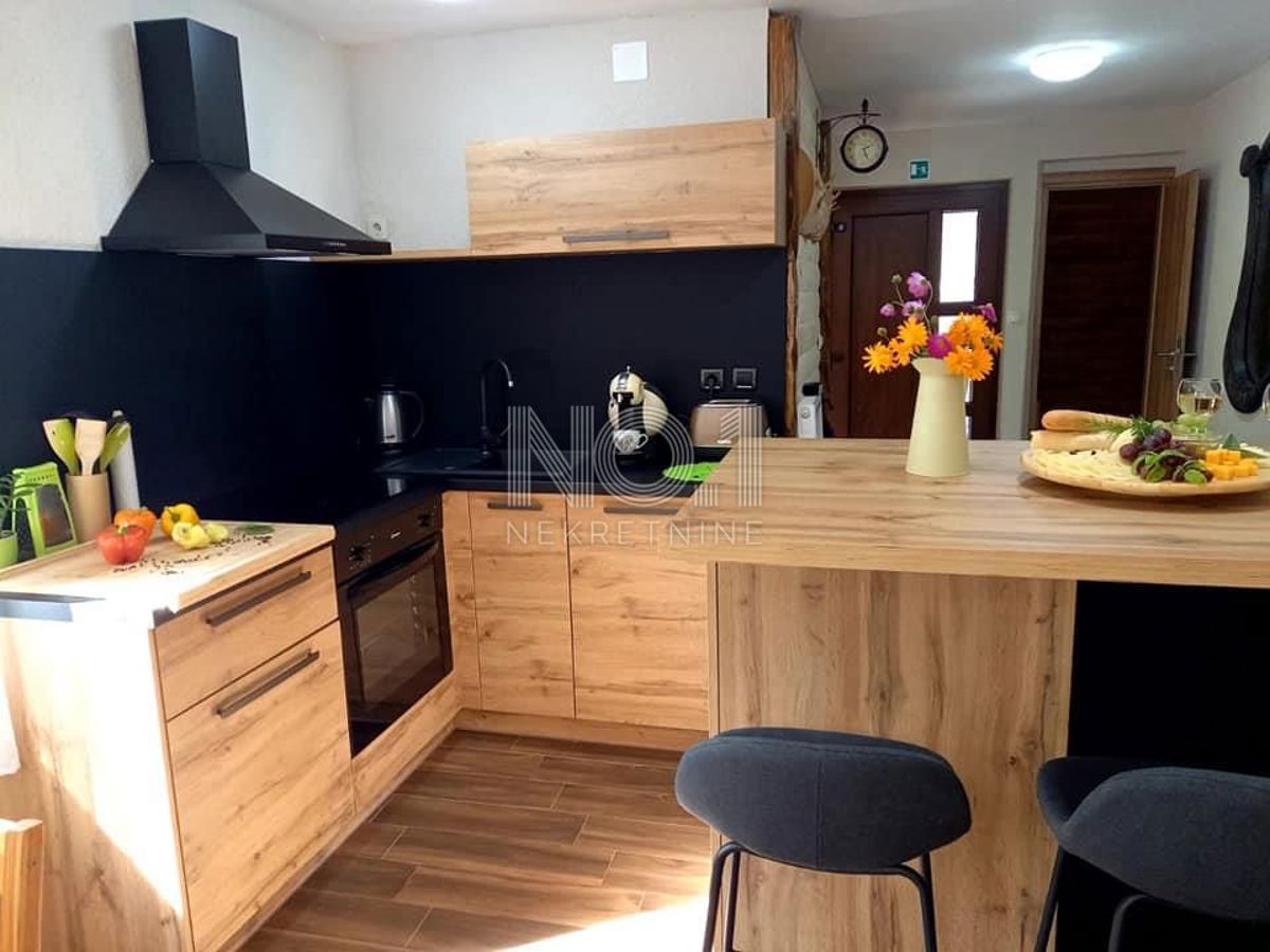 Fužine - hiša s 3 apartmaji in jacuzzijem, za investicijo!